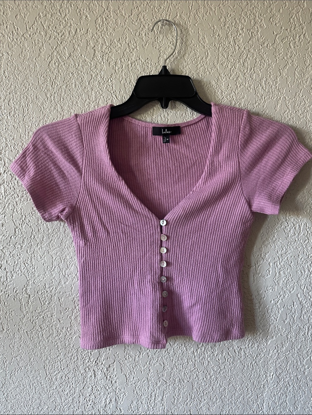 Lulu's Lilac Ribbed V-Neck Button Crop Top
